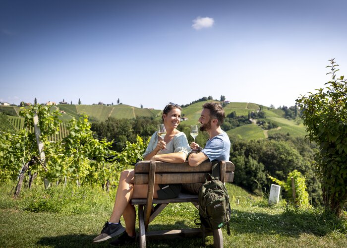 Enjoyable hiking break in the middle of the South Styrian vineyards | © Steiermark Tourismus | Tom Lamm