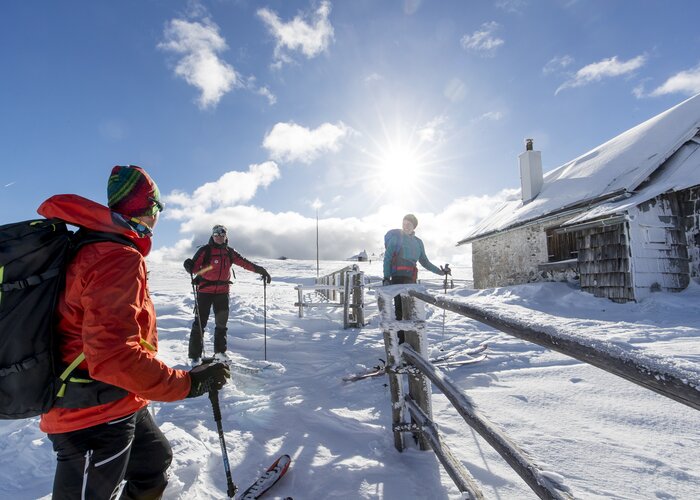 Skitour auf die Frauenalpe zur Bernhard-Fest-Hütte | © STG | Tom Lamm
