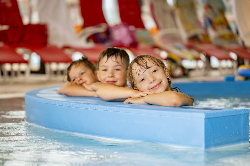Kinder im Wasser | © H2O-Hoteltherme GmbH - moving Stills