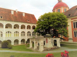 War Memorial Pöllau_Courtyard_Eastern Styria | © Tourismusverband Oststeiermark