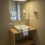 Photo of Steirische Frühling, Single room, shower or bath, toilet, balcony | © Hotel Locker & Légere