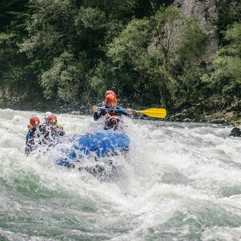 Rafting in the white water of the Gesäuse | © Stefan Leitner | www.stefanleitner.com