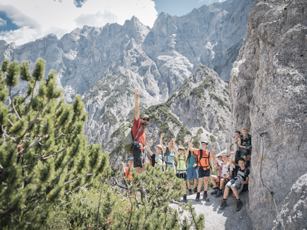 Jugendliche mit Ranger im Nationalpark | © Stefan Leitner