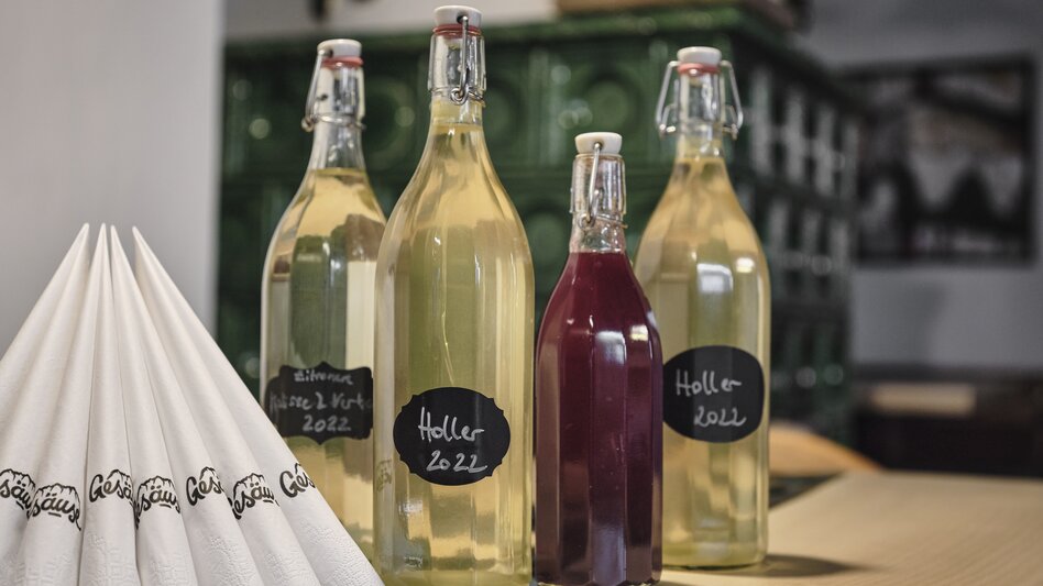 Selbst produzierte Säfte I GH Schnabl | © TV Gesäuse | Thomas Sattler