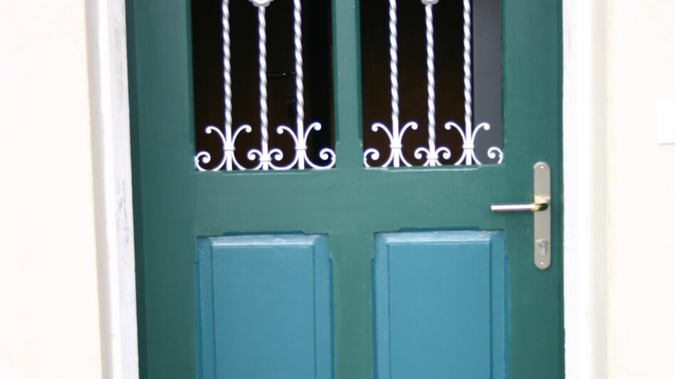 Haustüre moosgrün und weiß