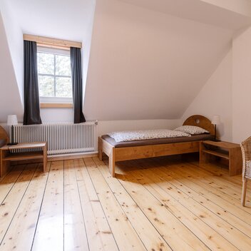 Zweibettzimmer I Fewo Kräutergartl | © TV Gesäuse | Thomas Sattler