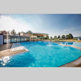 Außenbereich des H2O Hotel-Therme-Resorts in Bad Waltersdorf | © H2O-Hoteltherme GmbH | Harald Eisenberger