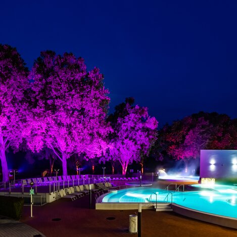 Lichteffekte im Außenpool der Parktherme Bad Radkersburg | © Parktherme Bad Radkersburg | Werner Krug | © Parktherme Bad Radkersburg, Werner Krug