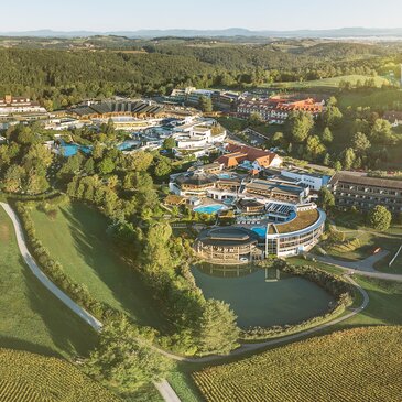 Luftaufnahme  Thermenresort Loipersdorf von oben