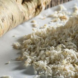 Horseradish root and grated Styrian horseradish