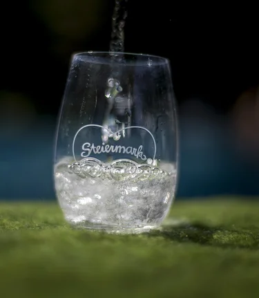 Heilwasser im Thermen- & Vulkanland | © Thermen- & Vulkanland | Tom Lamm
