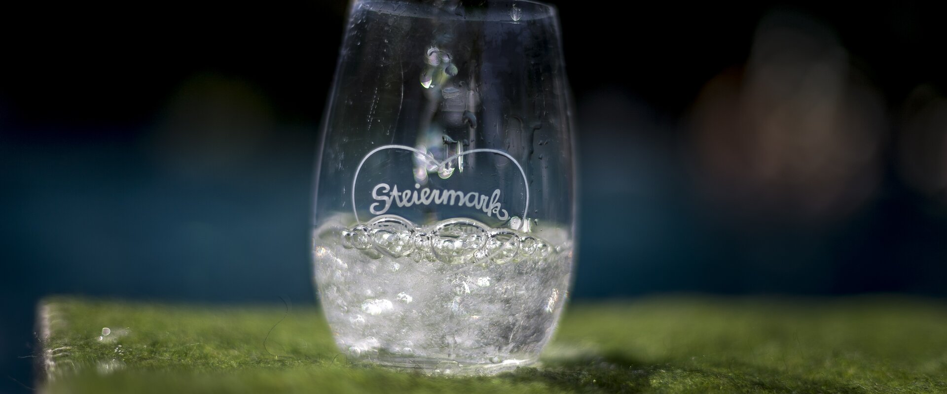 Heilwasser im Thermen- & Vulkanland | © Thermen- & Vulkanland | Tom Lamm