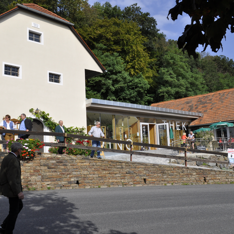 Gesamtsteirische Vinothek in Klöch in der Weinbauregion Vulkanland Steiermark DAC | © Thermen- & Vulkanland | Bernhard Bergmann