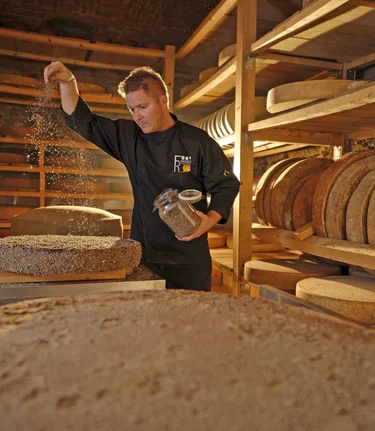 The cheese artist - Fromagerie zu Riegersburg | © Thermen- & Vulkanland | Bernhard Bergmann