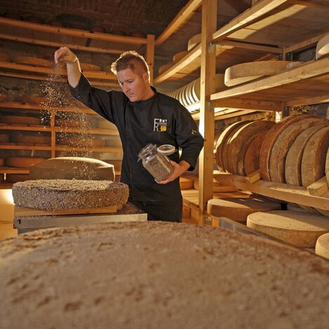 The cheese artist - Fromagerie zu Riegersburg | © Thermen- & Vulkanland | Bernhard Bergmann