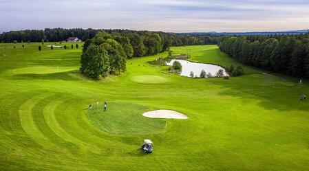 Das Thermen- & Vulkanland ist Golfdestination des Jahres 2024 | © Thermen- & Vulkanland | pixelmaker.at