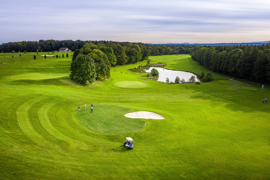 Das Thermen- & Vulkanland ist Golfdestination des Jahres 2024 | © Thermen- & Vulkanland | pixelmaker.at