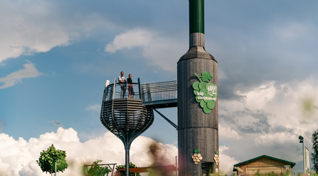 Begehbare Weinflasche Bad Loipersdorf | © Thermen- & Vulkanland | Mias Phootoart