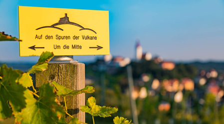Auf den Spuren der Vulkane wandern | © Thermen- & Vulkanland | Werner Krug
