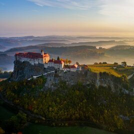 Die Riegersburg auf dem mächtigen Burgfelsen im Thermen- & Vulkanland Steiermark