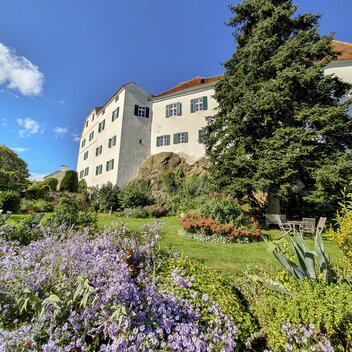 Schloss Kapfenstein der Familie Winkler-Hermaden | © Steiermark Tourismus / Günther Steininger