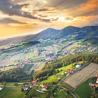 Blick auf die Gleichenberger Kogel | © Thermen- & Vulkanland | Werner Resch