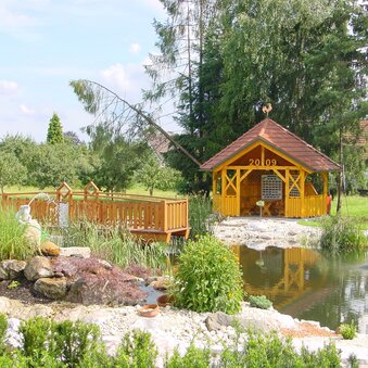 Teich und Brücke im Ortsteil Salsach | © Gemeinde Deutsch Goritz