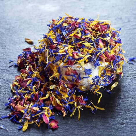 Kuh-Rohmilchkäse mit Weinhonigblüten | © Fromagerie zu Riegersburg | Herbert Lehmann | © Herbert Lehmann, www.augenfutter.at
