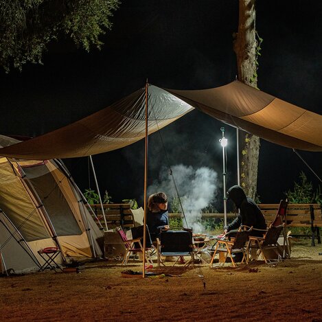 Die modernen, gut ausgestatteten Campingplätze liegen beispielsweise an der Therme, am Badesee, im Naturpark, in Altstadtnähe und verfügen über Sportprogramme, Gastronomie und vieles mehr. | © pixabay.com, Chulmin Park | © pixabay.com, Chulmin Park