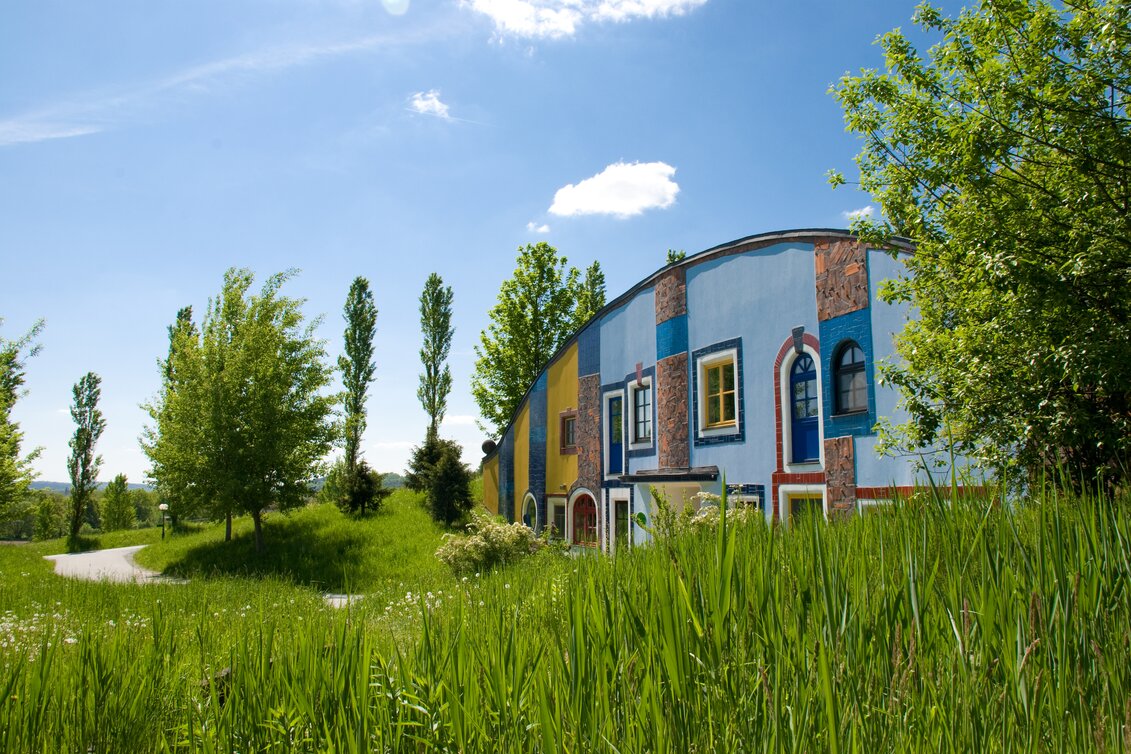 Augenschlitzhäuser | © Thermen Rogner Bad Blumau, Hundertwasser Architekturprojekt | © Thermen Rogner Bad Blumau, Hundertwasser Architekturprojekt