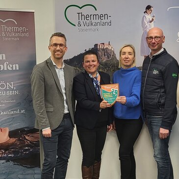 Geschäftsführung & Vorstand Tourismusverband Thermen- & Vulkanland mit TravelPro Award