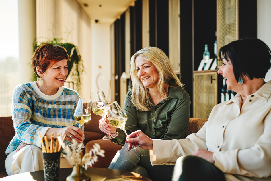 Steirischen Wein verkosten & genießen | © Thermen- & Vulkanland | Michael Königshofer