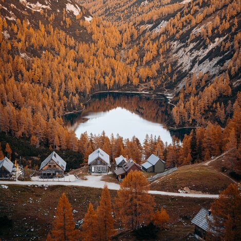 Der herbstliche Steirersee auf der Tauplitzalm im Ausseerland Salzkammergut | © TVB Ausseerland Salzkammergut | Karl Steinegger