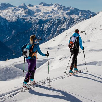 Skitouren mit Dachsteinblick im Ausseerland Salzkammergut | © Katrin Kerschbaumer Photography | Katrin Kerschbaumer