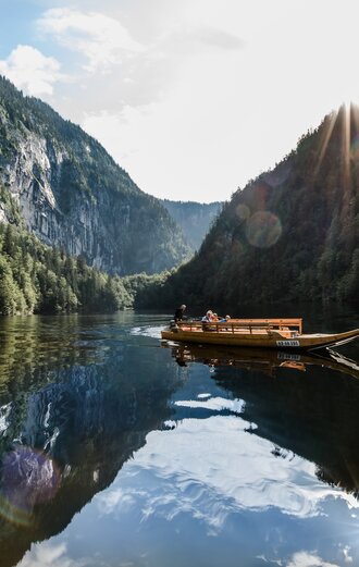 Plättenfahrt am Toplitzsee | © Katrin Kerschbaumer Photography | Katrin Kerschbaumer Photography