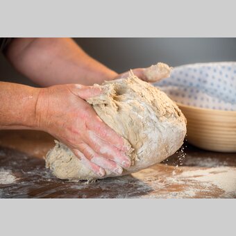 Brotbacken im Retter Bio Gut am Pöllauberg | © Retter Bio Natur Resort | Retter Bio-Natur-Resort