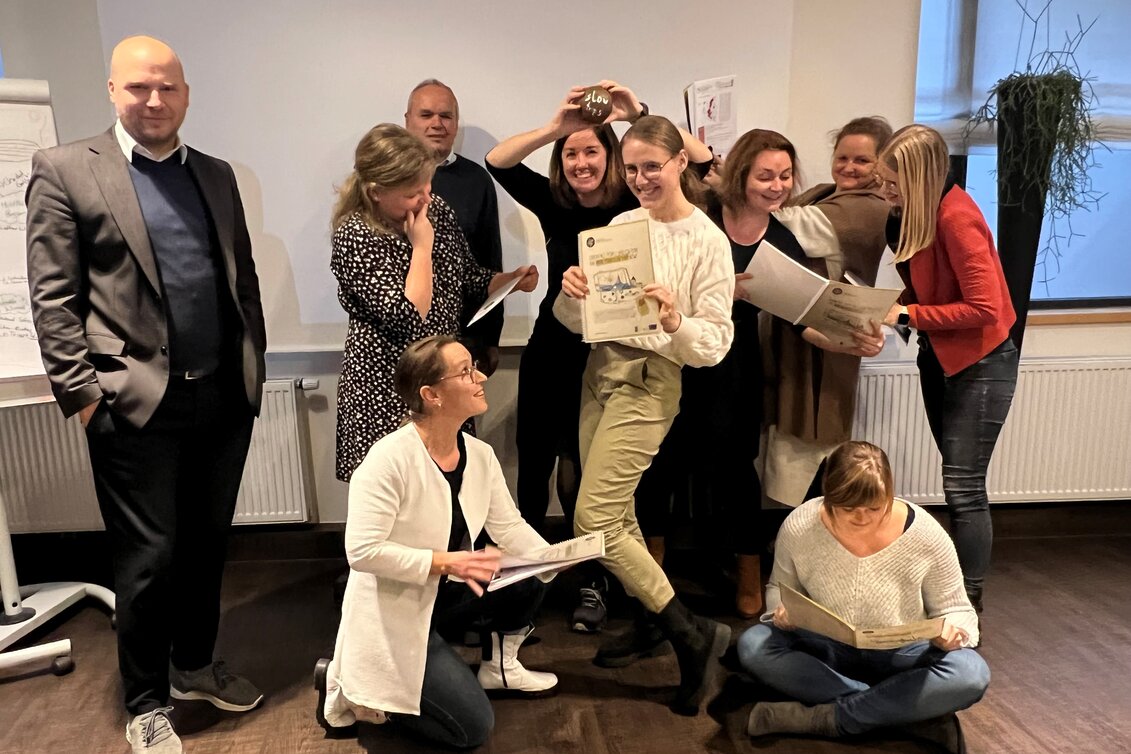 Gruppenfoto beim Kick-Off Event von Slow Trips beim Hotel Locker & Legere in der Oststeiermark | © TV Oststeiermark