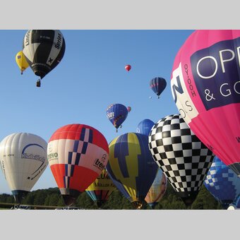 Heißluftballone am Himmel über der Oststeiermark | © Ballonhotel Thaller | Adi Thaller