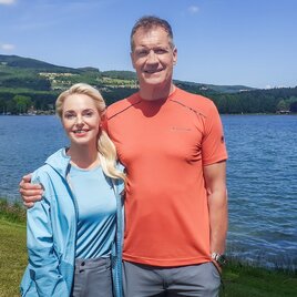 Silvia Schneider und Armin Assinger am Stubenbergsee