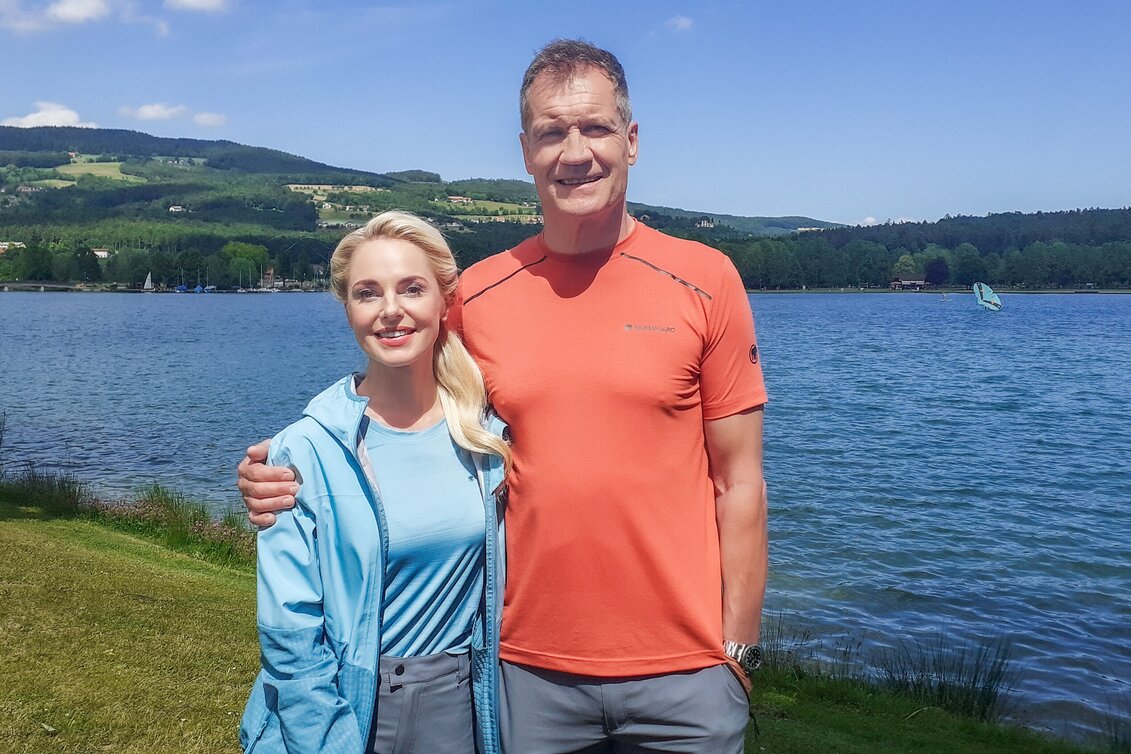 Silvia Schneider und Armin Assinger am Stubenbergsee | © ORF