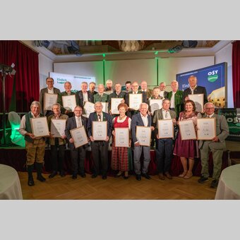 Geehrte Persönlichkeiten bei der Oststeiermark Tourismus Festveranstaltung | ©  Oststeiermark Tourismus | E. Hiebler-Texer