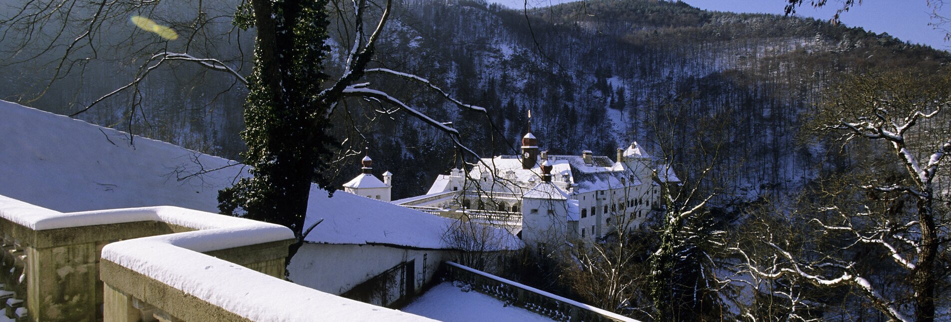 Schloss Herberstein von oben im Winter | © TV Oststeiermark | Bernhard Bergmann
