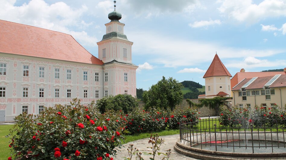 Innenhof im Augustiner Chorherrenstift Vorau