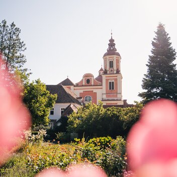 Castle park and church in Pöllau in Eastern Styria | © Oststeiermark Tourismus | studio draussen