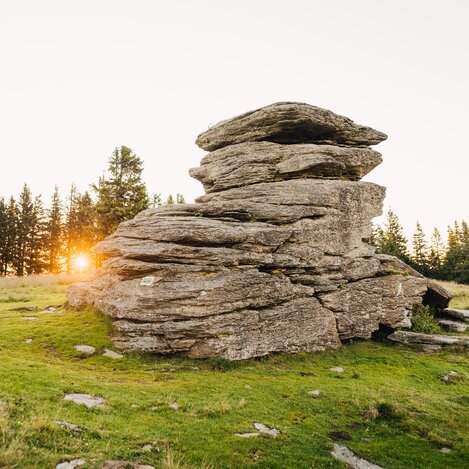 Sonnenaufgang am Teufelstein | ©  Oststeiermark Tourismus | studio draussen | © Oststeiermark Tourismus, cmvisuals