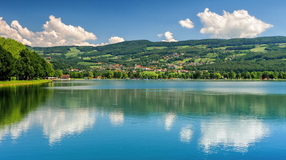 Stubenbergsee in der Oststeiermark im Frühsommer