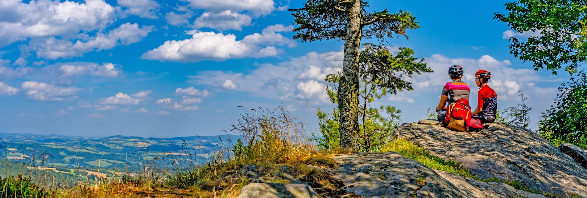 Mountain biking with a view in Wechselland in Eastern Styria | © Oststeiermark Tourismus | flotoanker