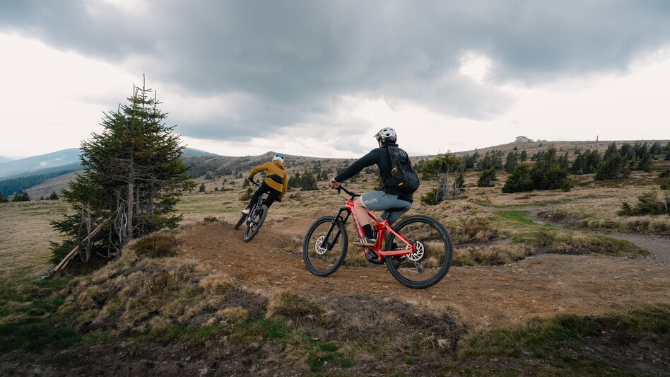 Mountainbiken auf den steirischen Wexl Trails in der Oststeiermark