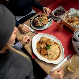 Stärkung nach der Rennradtour bei der Latschenhütte im Almenland in der Oststeiermark