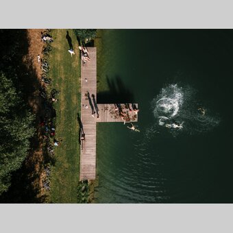 Radfahrer beim Freizeitsee Mönichwald in der Oststeiermark | ©  Oststeiermark Tourismus | Christoph Lukas